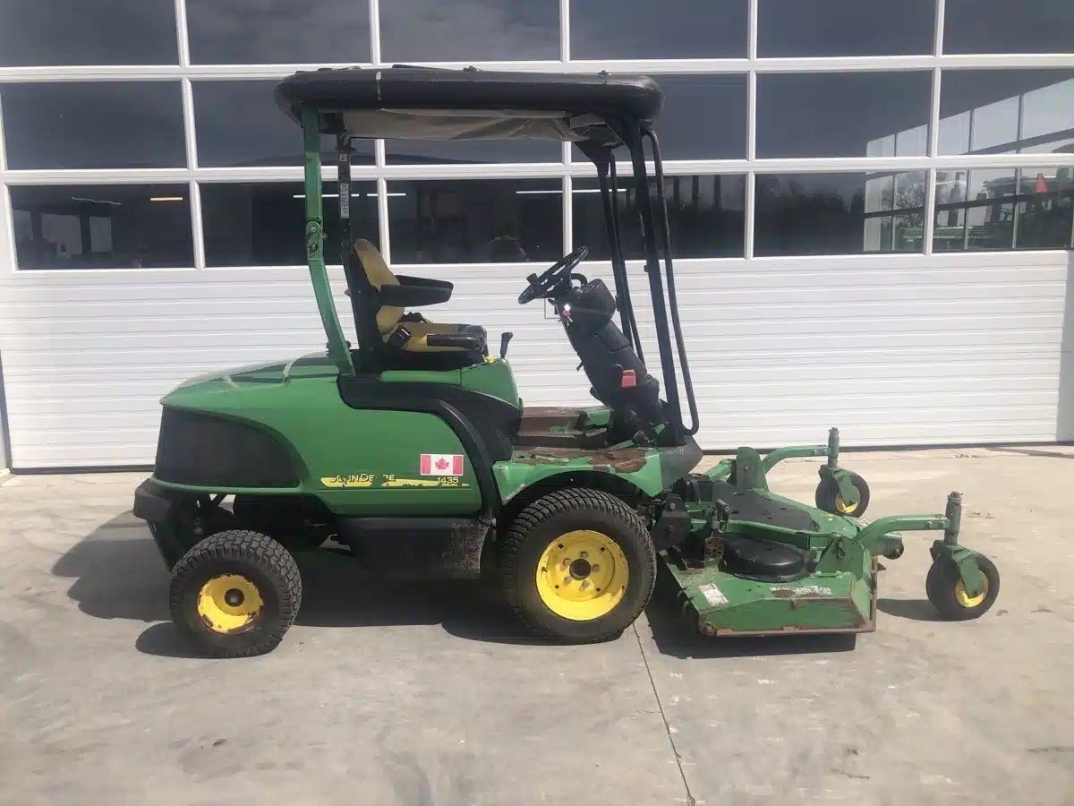 Gallery image 2 for Used 2004 John Deere 1435 Mower - Front Deck