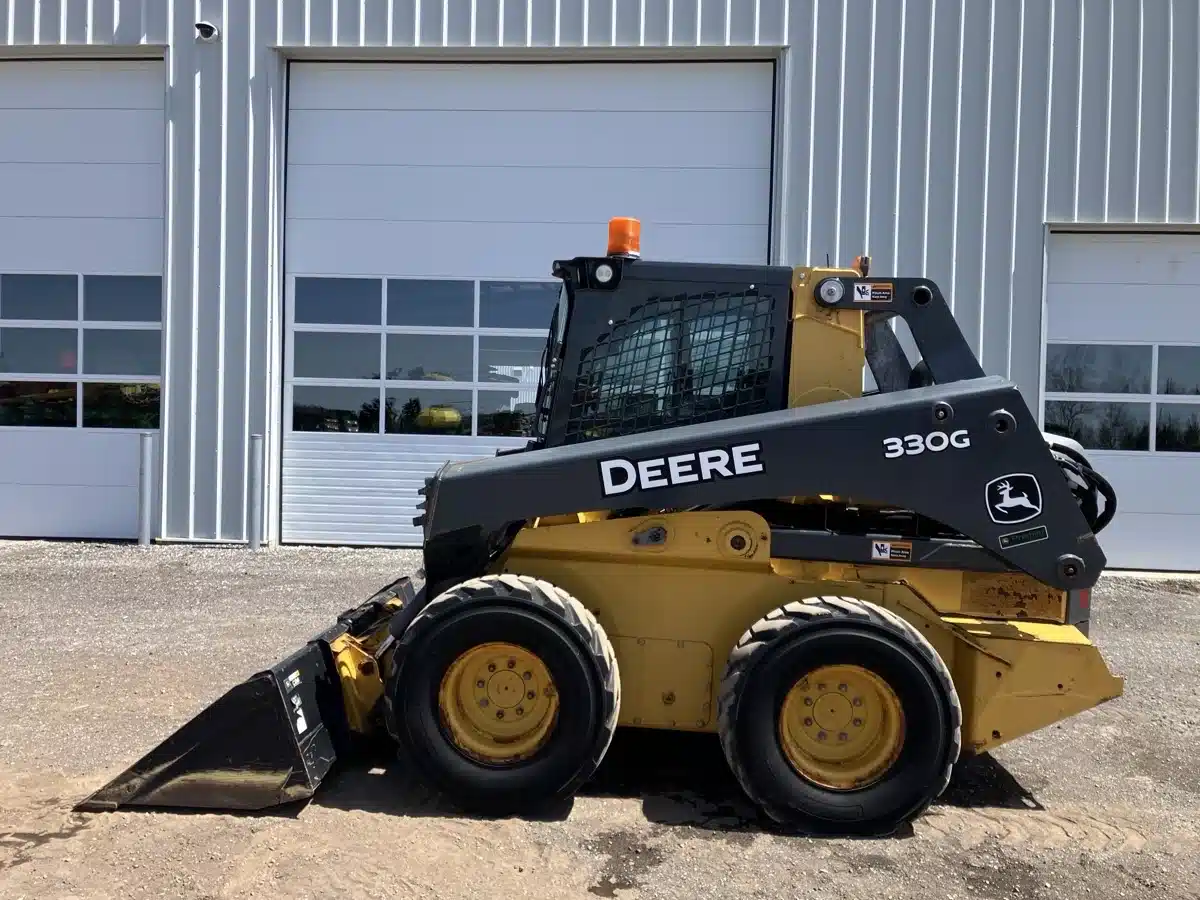 Gallery image 2 for Used 2019 John Deere 330G Skid Steer