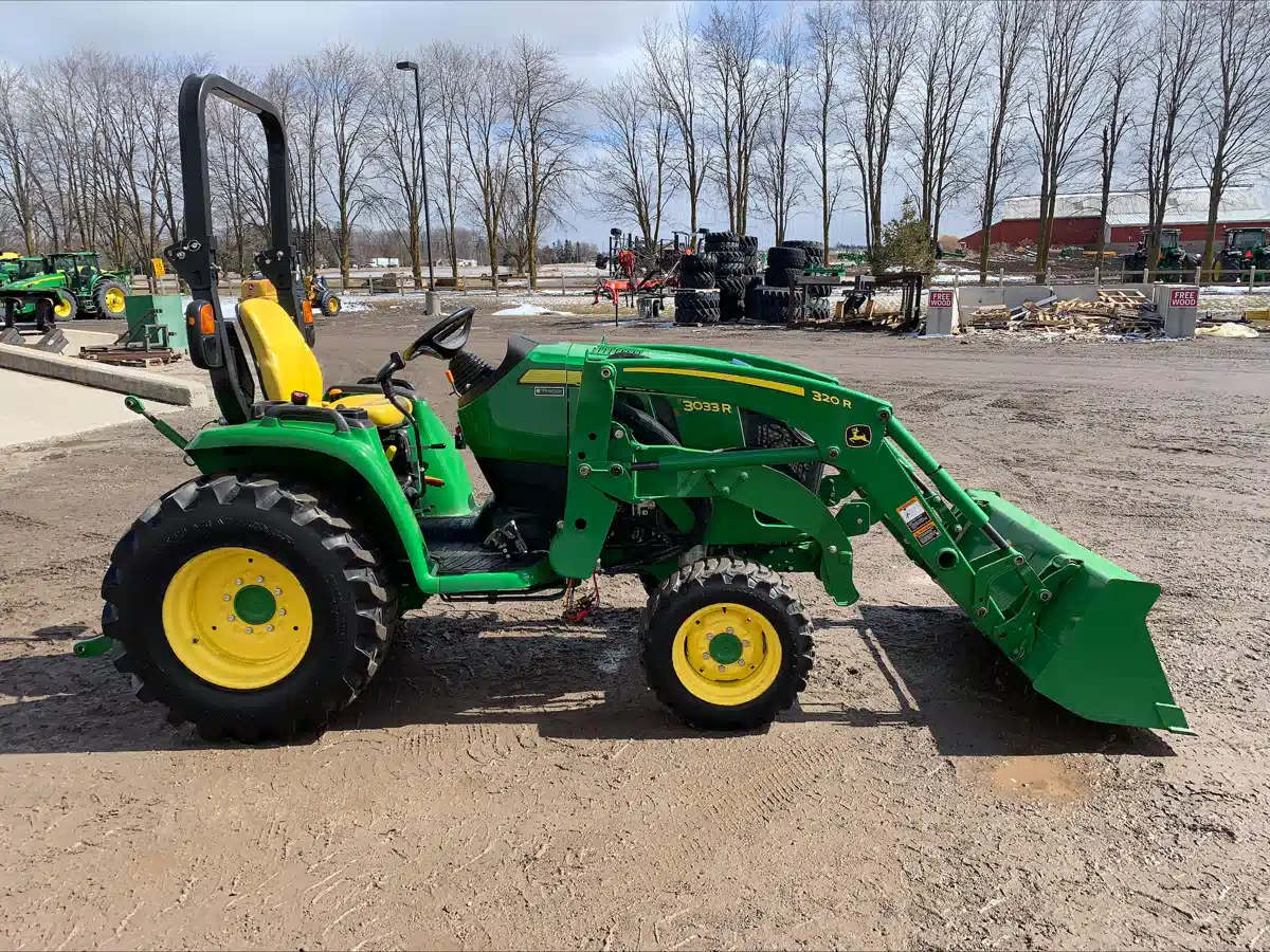Gallery image 2 for Used 2018 John Deere 3033R Tractor