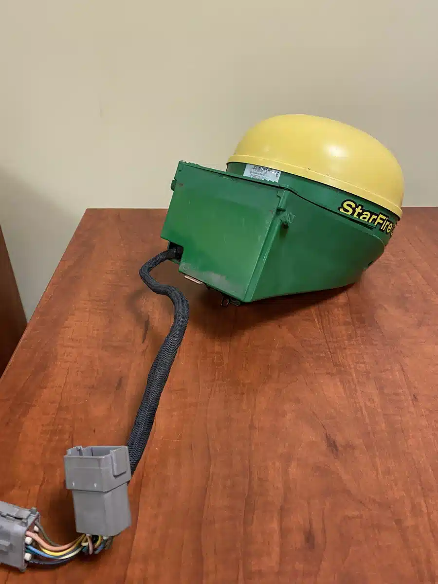 Gallery image 1 for Used John Deere STARFIRE 3000 Guidance System