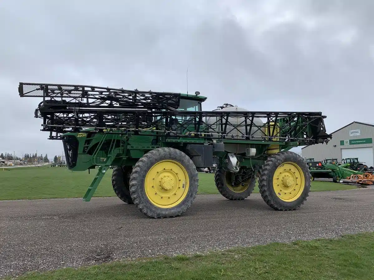 Gallery image 2 for Used 2009 John Deere 4930 Sprayer - Self Propelled