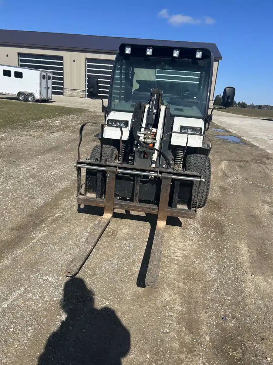 Gallery image 2 for Used 2023 Bobcat UW-56 Tractor Loader
