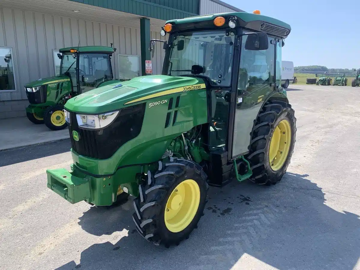 Gallery image 2 for 2018 John Deere 5090GN Tractor