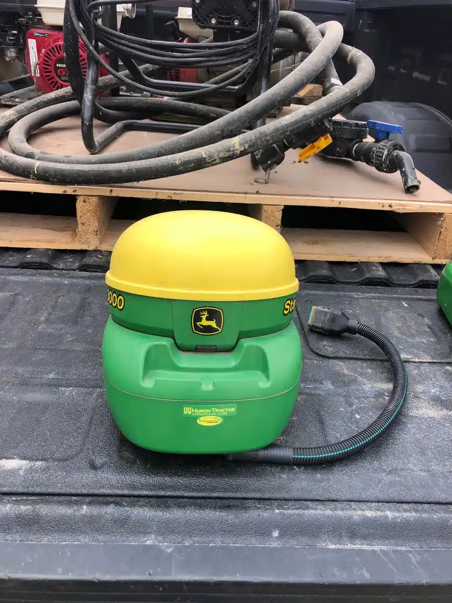 Gallery image 2 for Used 2014 John Deere STARFIRE 3000 Guidance System