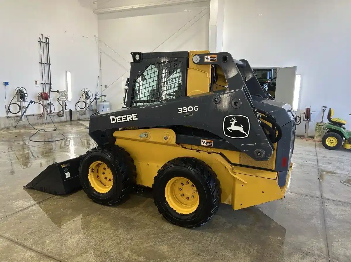 Gallery image 2 for Used 2020 John Deere 330G Skid Steer