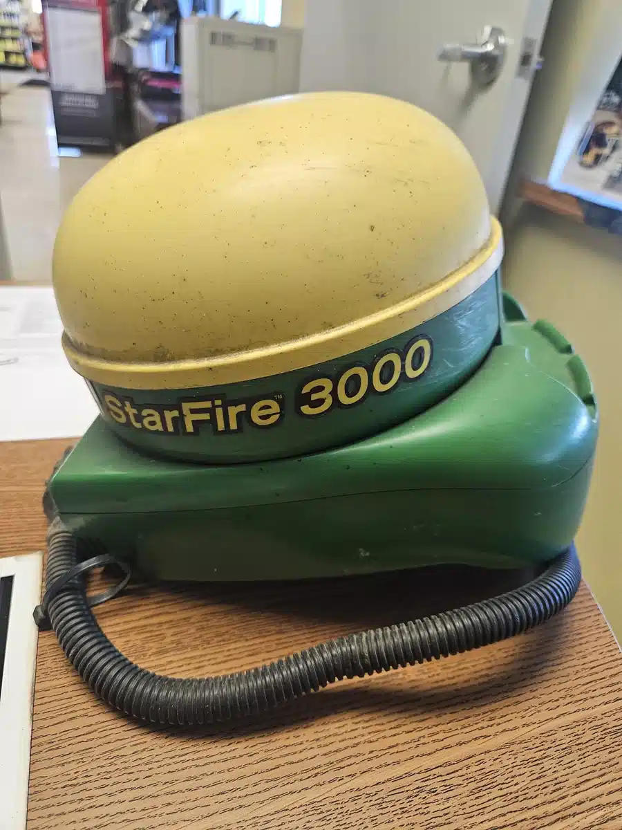 Gallery image 1 for Used 2012 John Deere STARFIRE 3000 Guidance System
