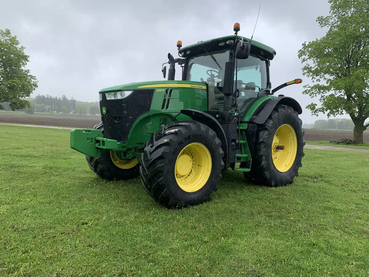 Gallery image 1 for Used 2014 John Deere 7210R Tractor