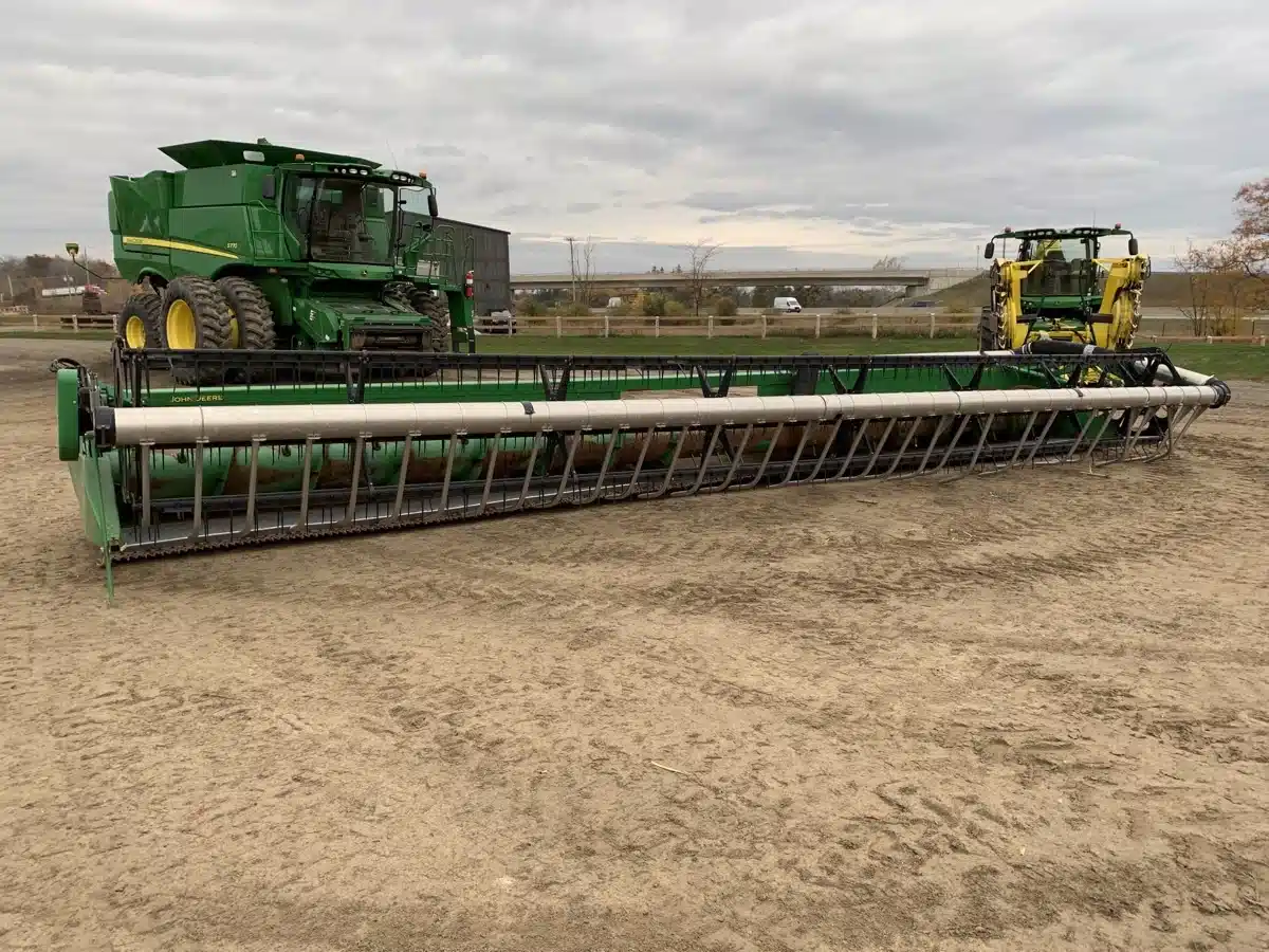 Gallery image 1 for Used 2013 John Deere 635 Header - Flex