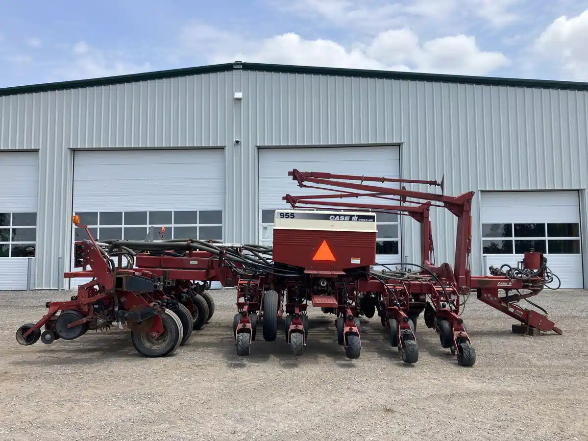 Gallery image 1 for Used Case IH 955 Planter