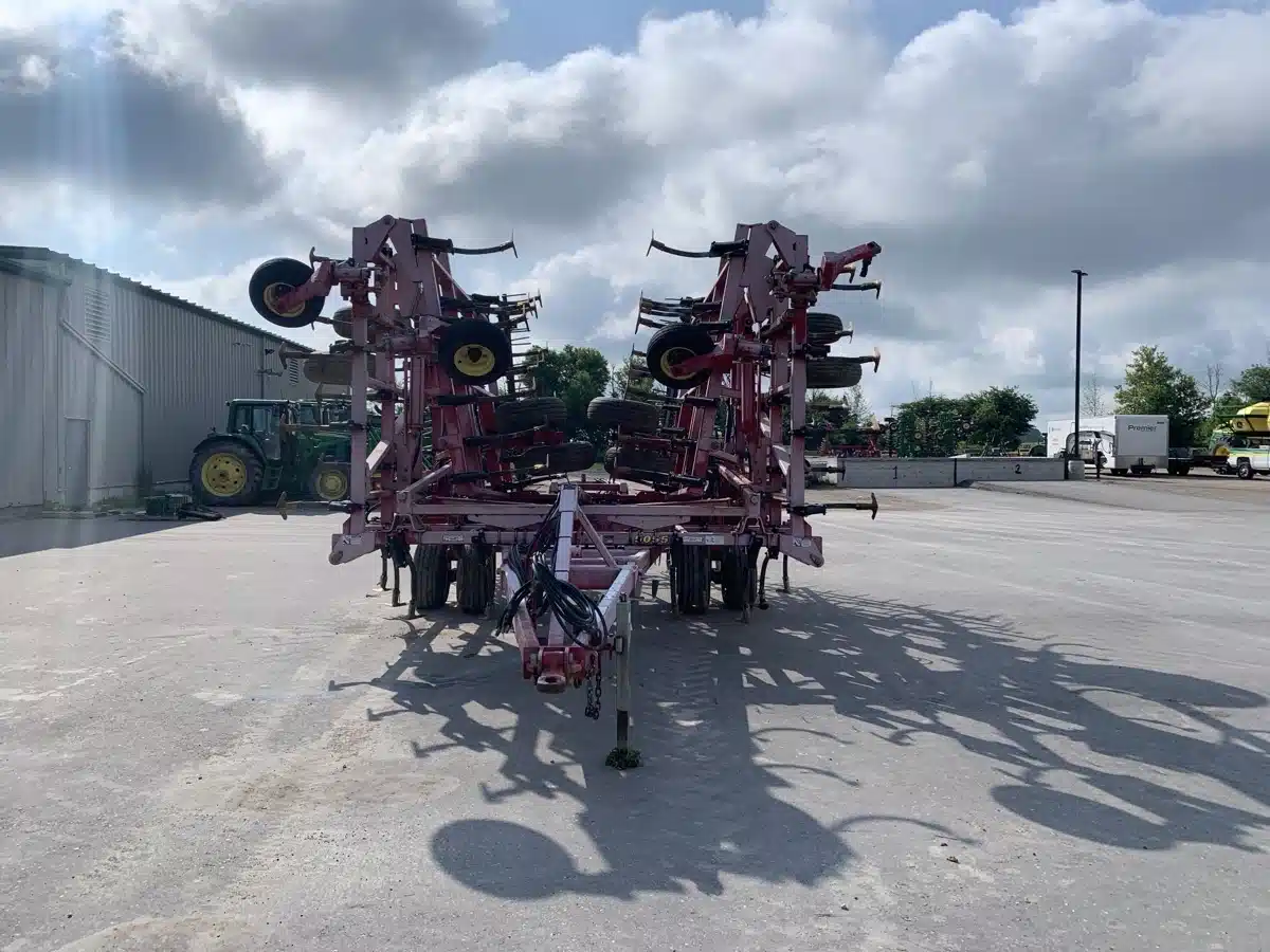 Gallery image 2 for Used 2004 Sunflower 5055 Cultivator