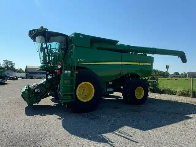 Gallery image 2 for Used 2020 John Deere S780 Combine