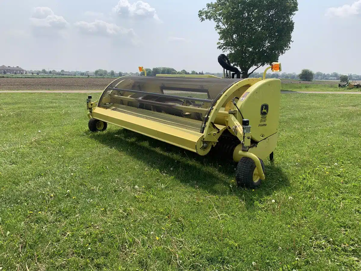 Gallery image 1 for Used 2019 John Deere 649 Header - Pickup