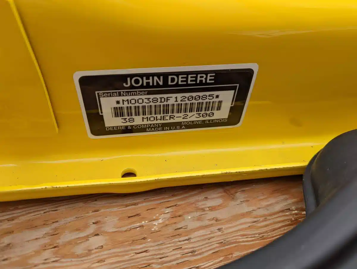 Gallery image 2 for John Deere 38" DECK L&G Attachment