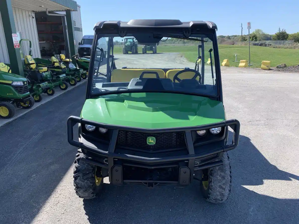 Gallery image 2 for Used 2022 John Deere XUV 835M Utility Vehicle