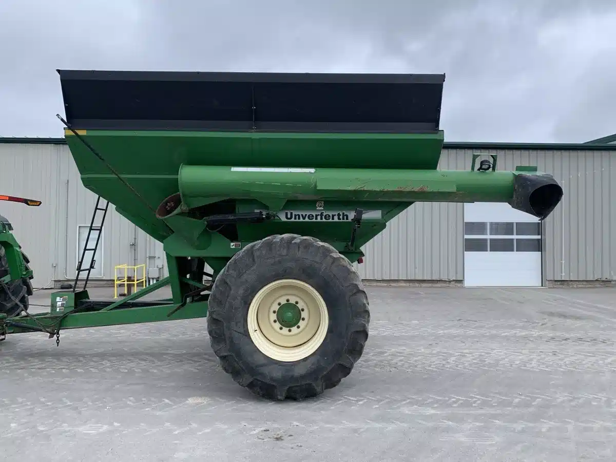 Gallery image 1 for Used 2010 Unverferth 6225 Grain Cart