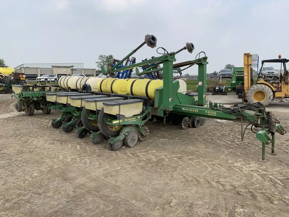 Gallery image 1 for Used 1994 John Deere 7200 Planter