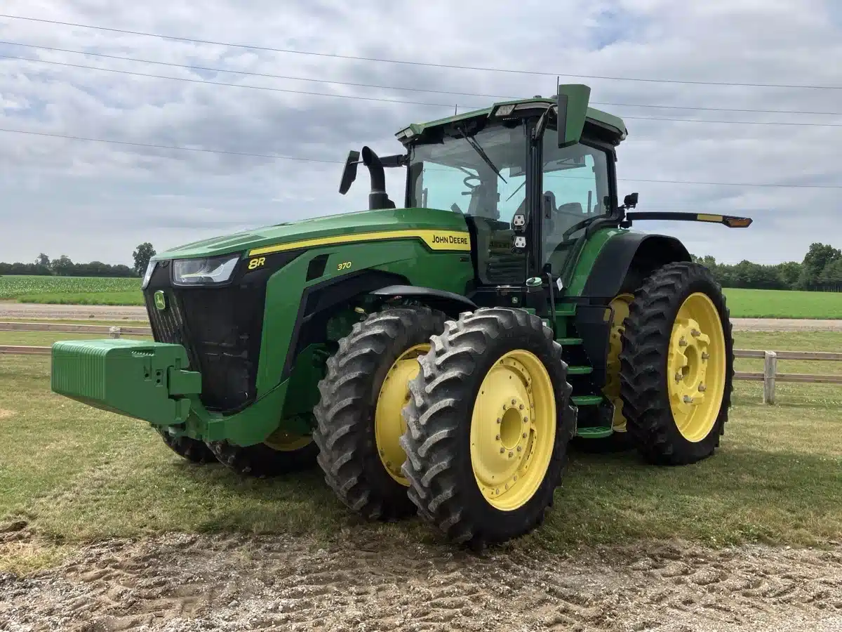 Gallery image 2 for Used 2020 John Deere 8R 370 Tractor