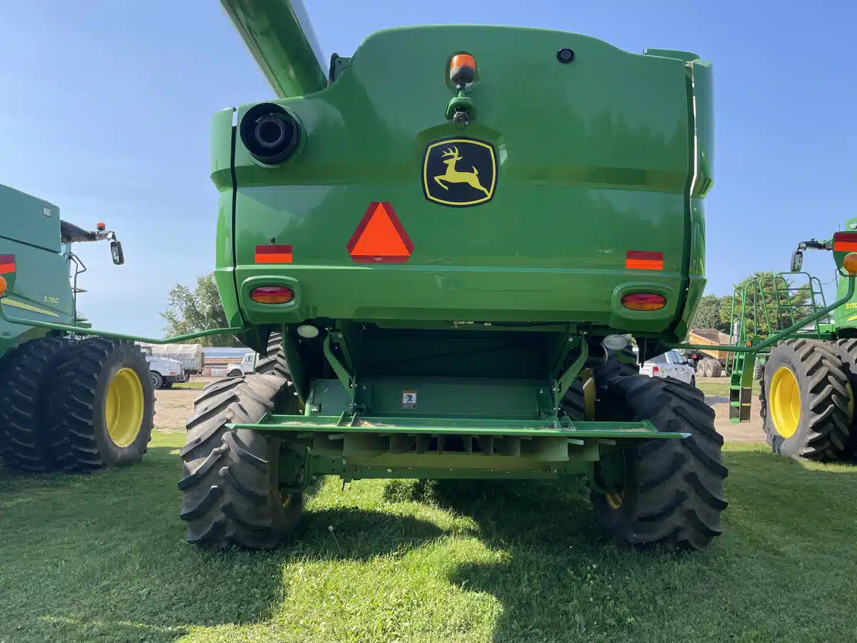 Gallery image 2 for Used 2018 John Deere S760 Combine