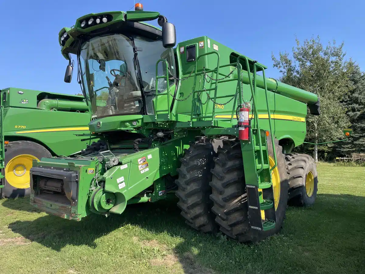 Gallery image 1 for Used 2018 John Deere S760 Combine