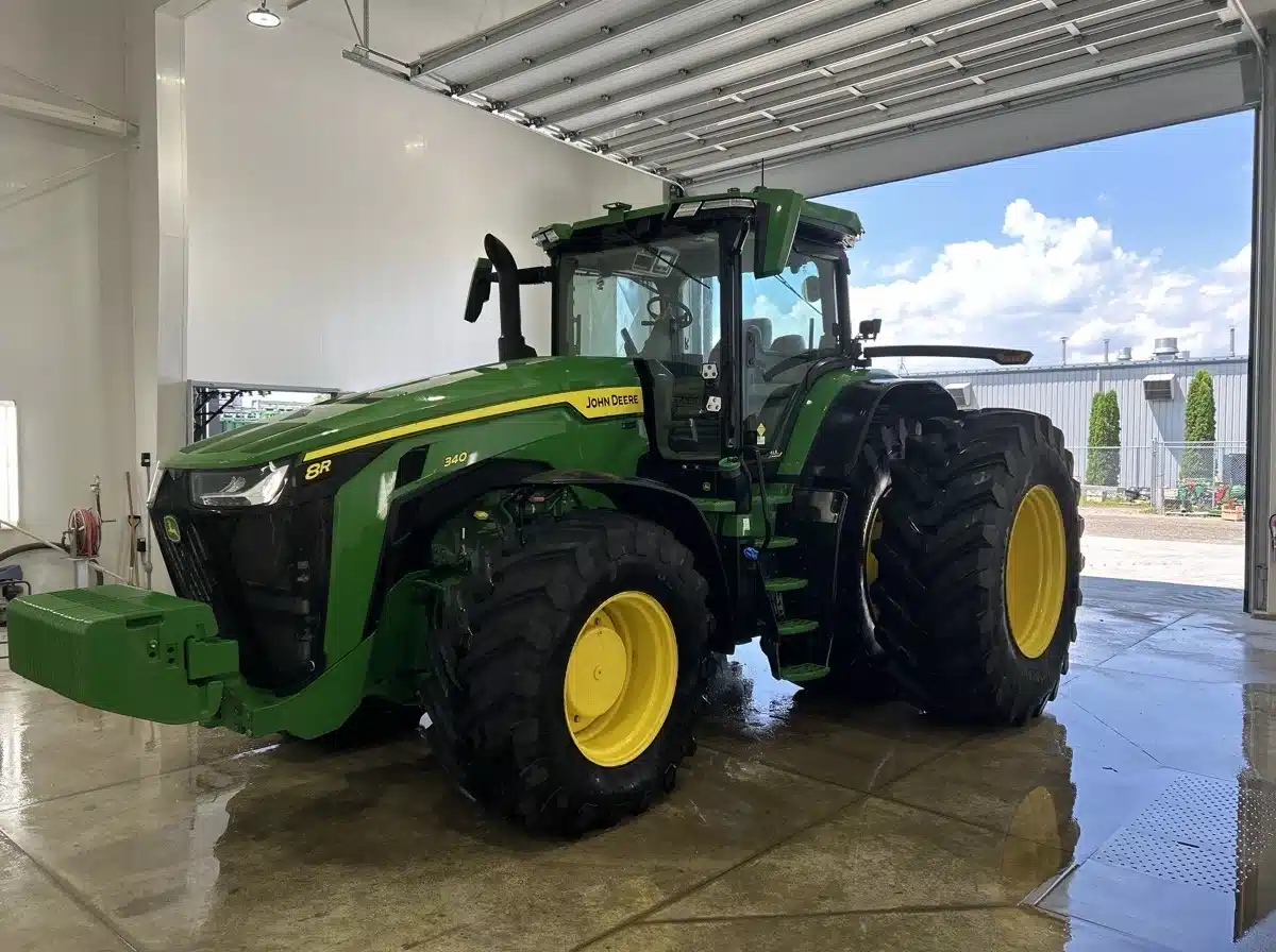 Gallery image 2 for Used 2023 John Deere 8R 340 Tractor