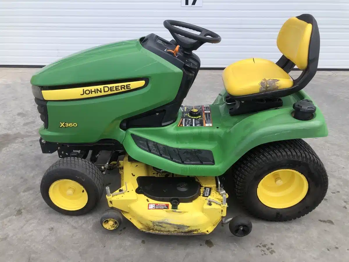 Gallery image 1 for Used 2011 John Deere X360 Lawn Tractor