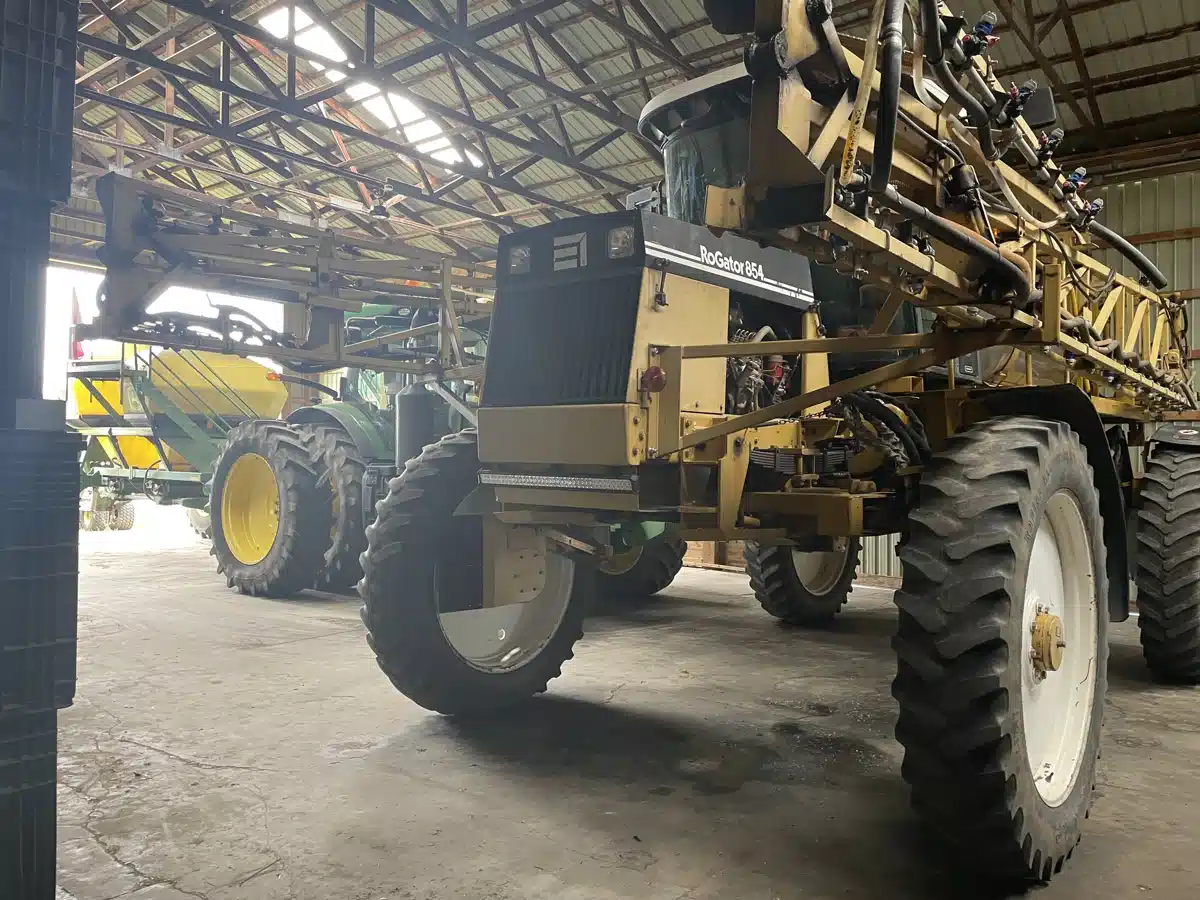 Gallery image 1 for Used 1999 RoGator 854 Sprayer - Self Propelled