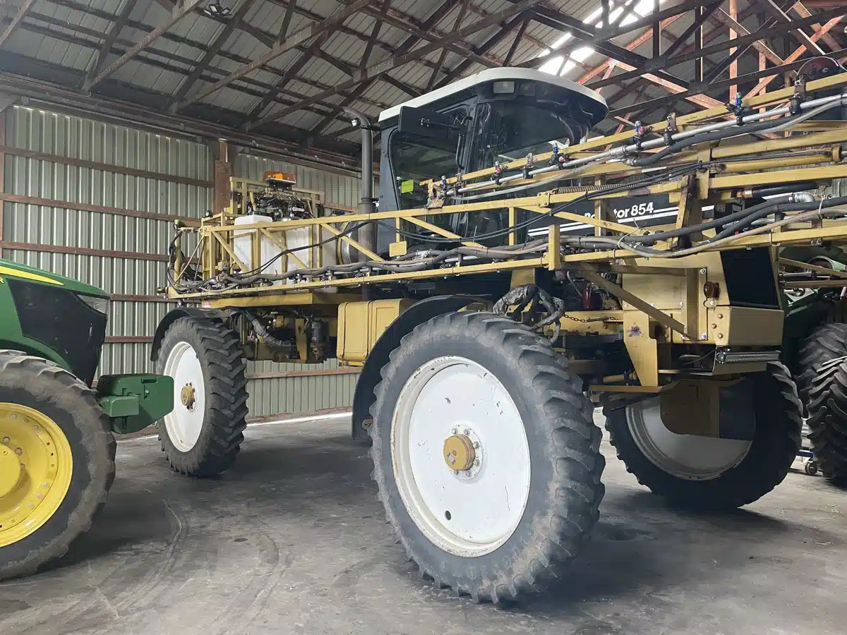 Gallery image 2 for Used 1999 RoGator 854 Sprayer - Self Propelled