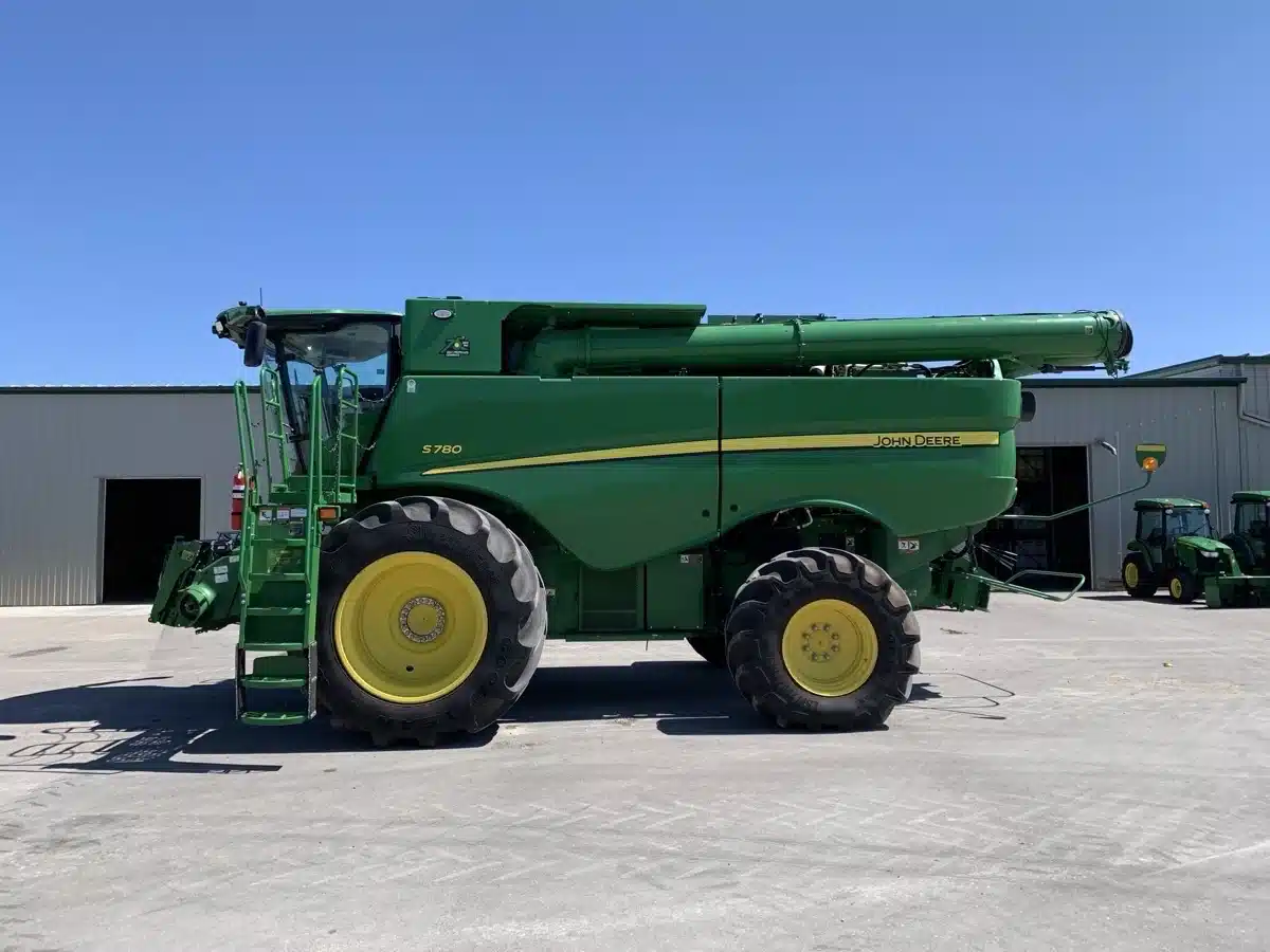 Gallery image 1 for Used 2022 John Deere S780 Combine