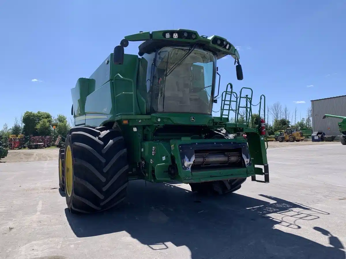 Gallery image 2 for Used 2022 John Deere S780 Combine