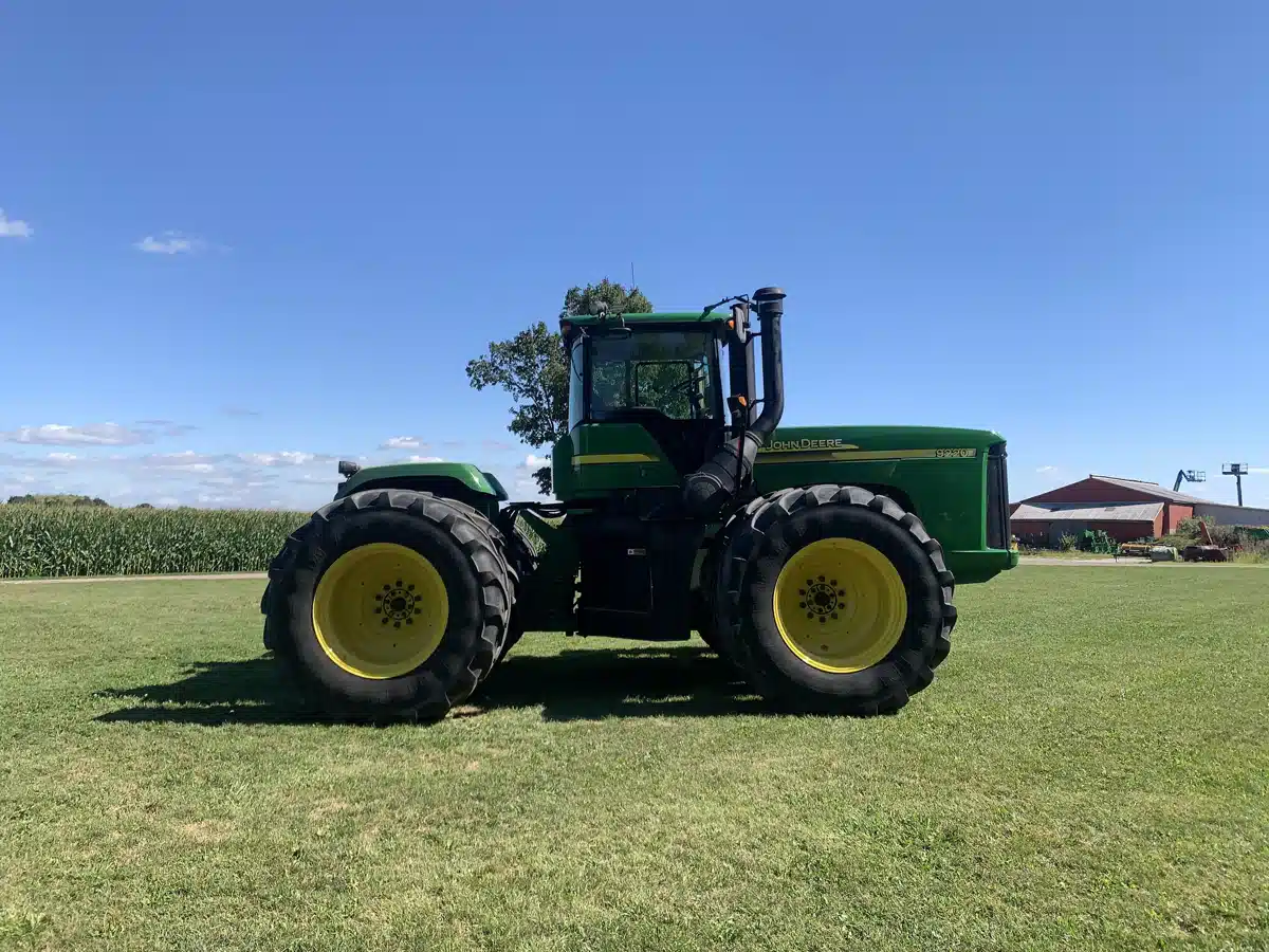 Gallery image 2 for Used 2006 John Deere 9220 Tractor