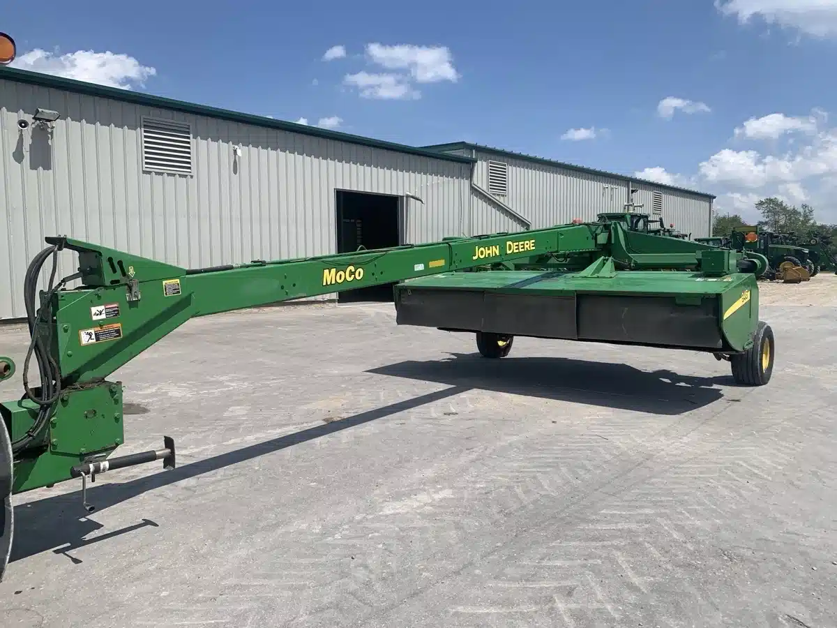 Gallery image 1 for Used 2002 John Deere 946 Disc Mower Conditioner