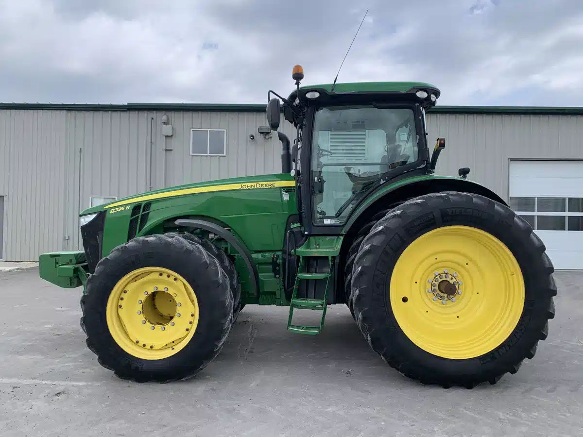 Gallery image 2 for Used 2011 John Deere 8335R Tractor