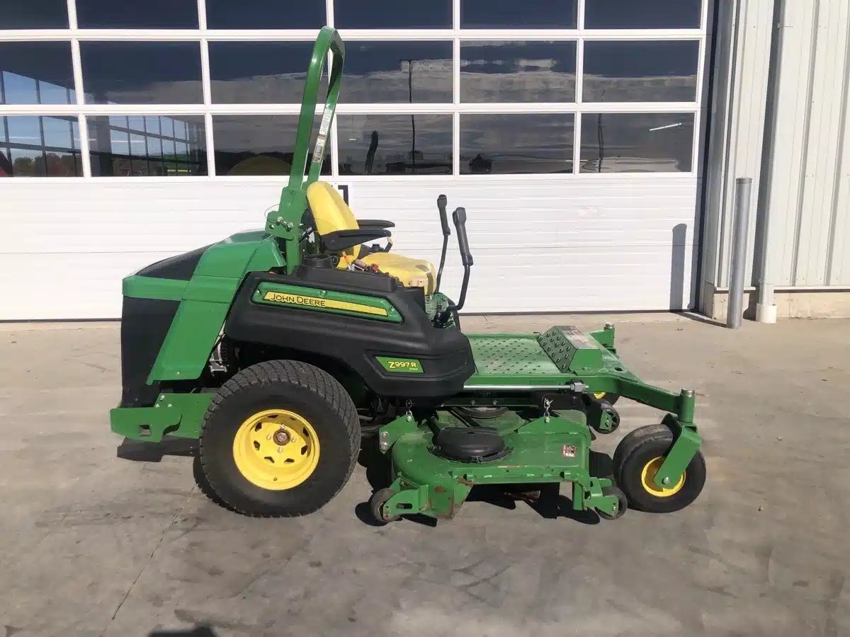 Gallery image 2 for Used 2017 John Deere Z997R Mower - Zero Turn