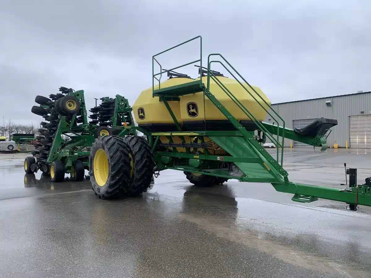 Photo de la Galerie 2 pour 2023 John Deere N550 Semoir à air