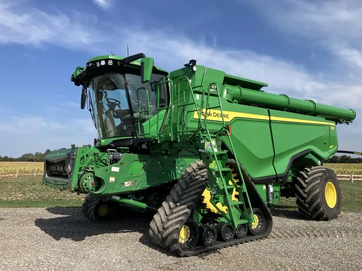 Gallery image 1 for 2022 John Deere X9 1100 Combine