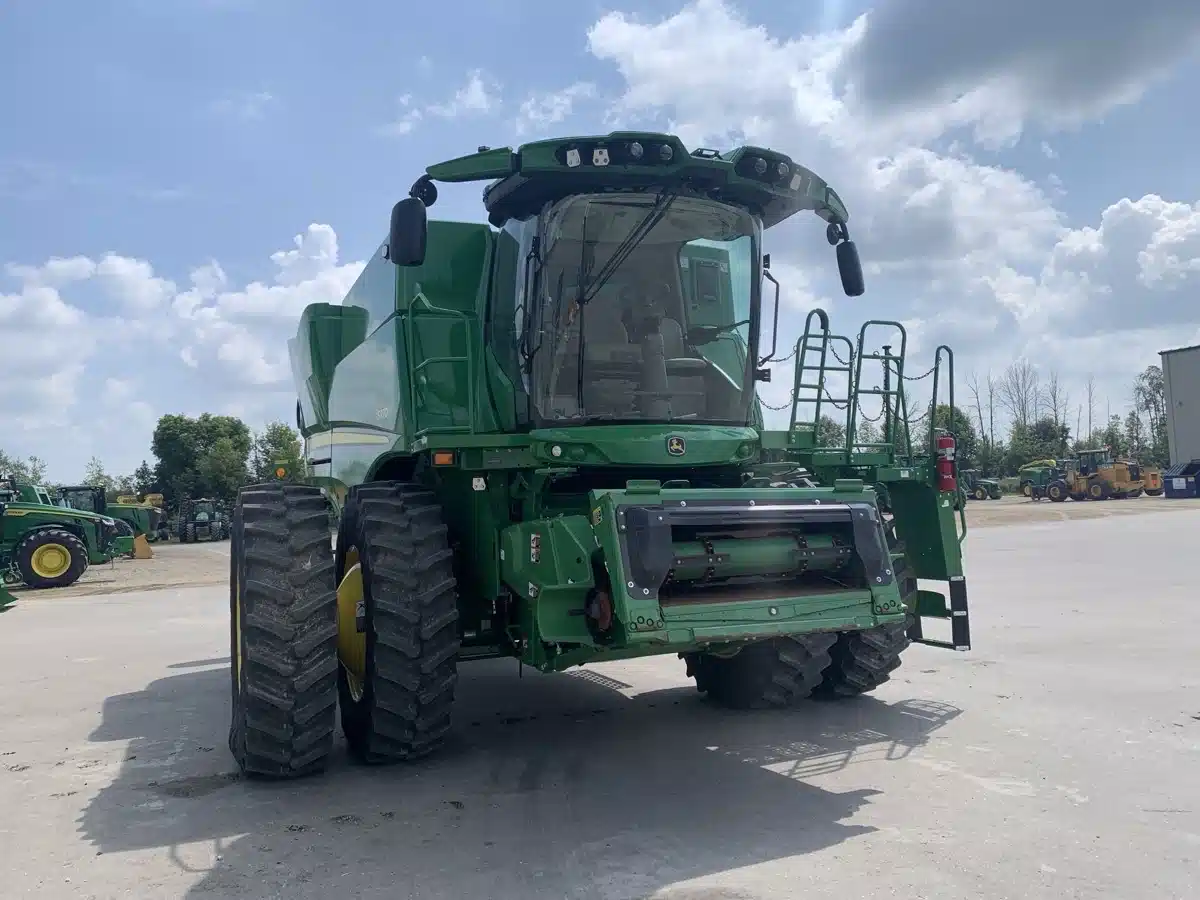 Gallery image 2 for Used 2024 John Deere S770 Combine