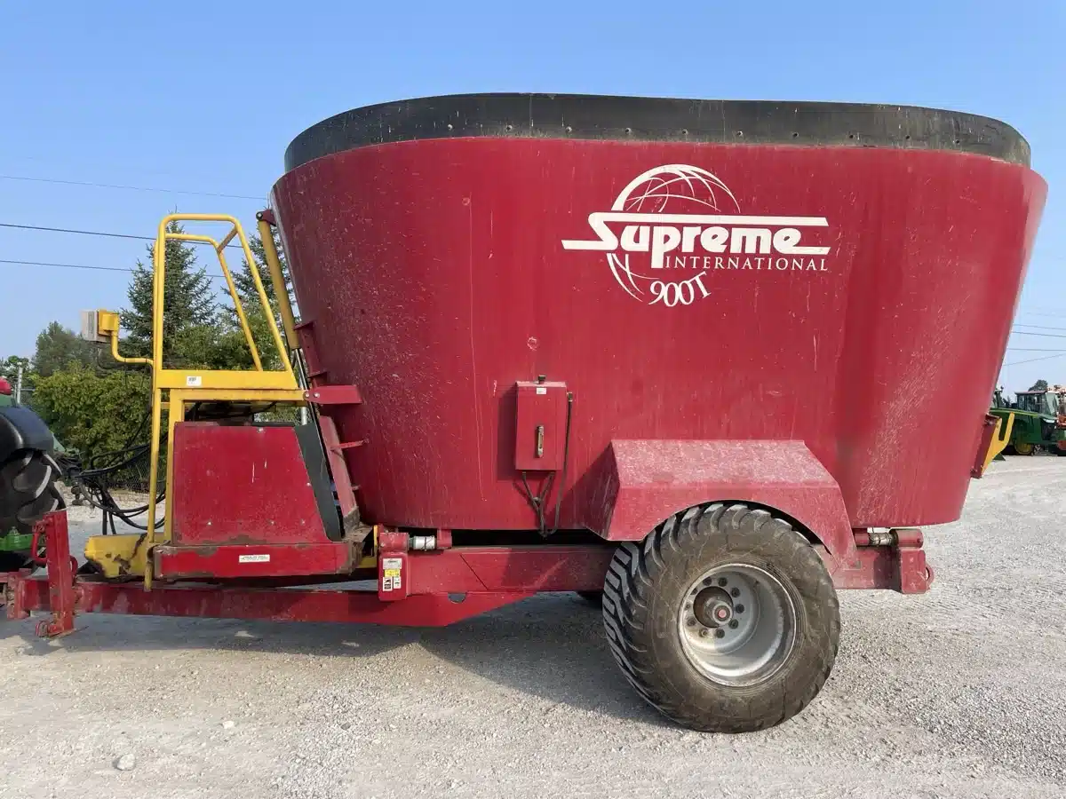 Gallery image 1 for Used 2016 Supreme 900T TMR Mixer