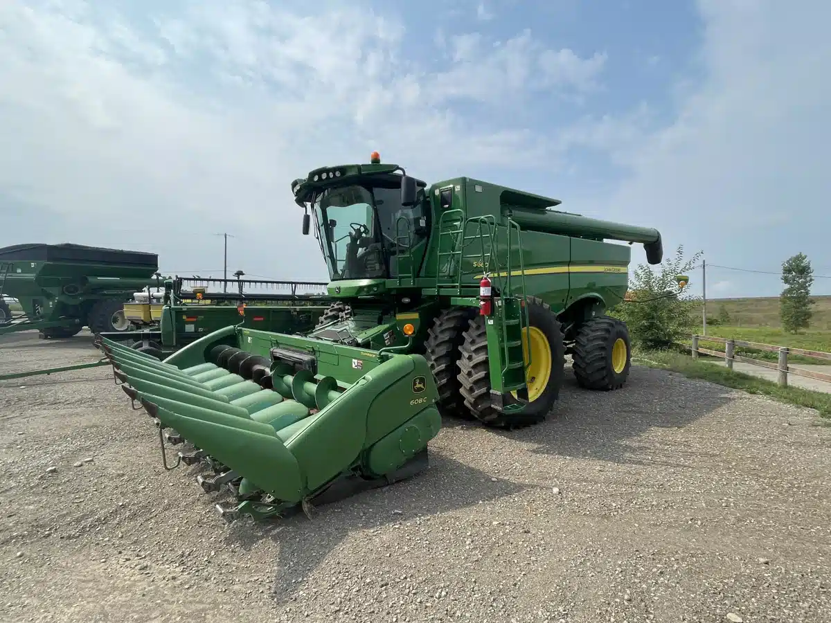 Gallery image 1 for Used 2013 John Deere S660 Combine