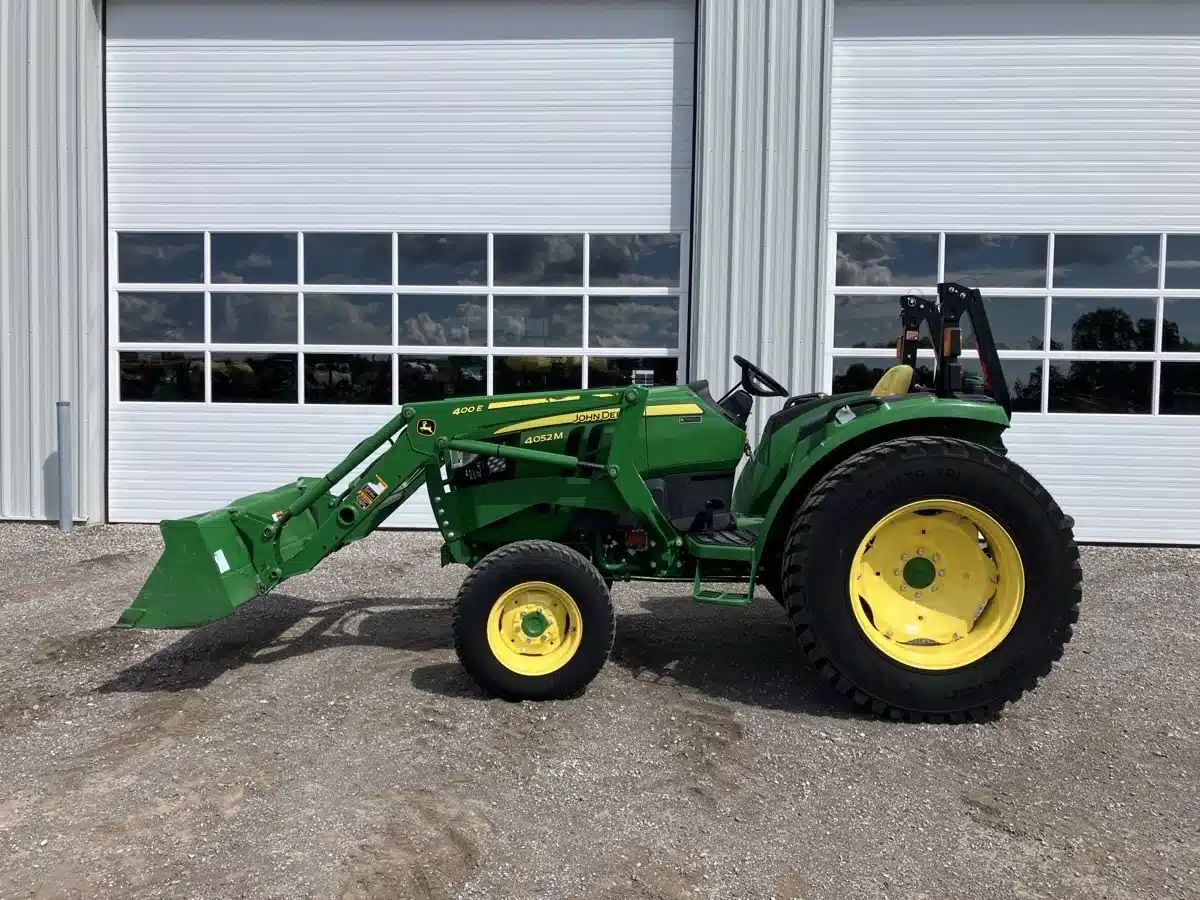 Gallery image 2 for 2019 John Deere 4052M Tractor