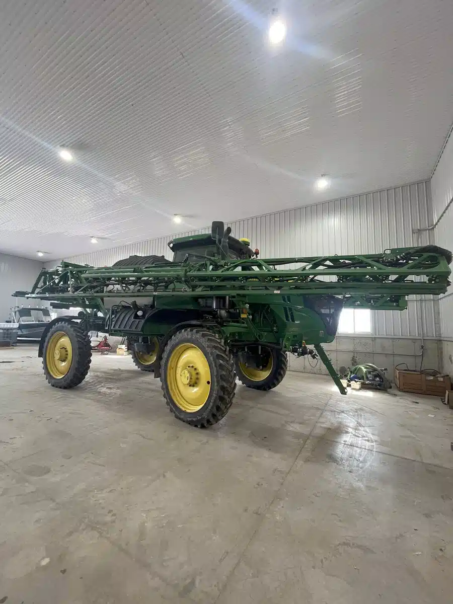 Gallery image 2 for Used 2019 John Deere R4044 Sprayer - Self Propelled