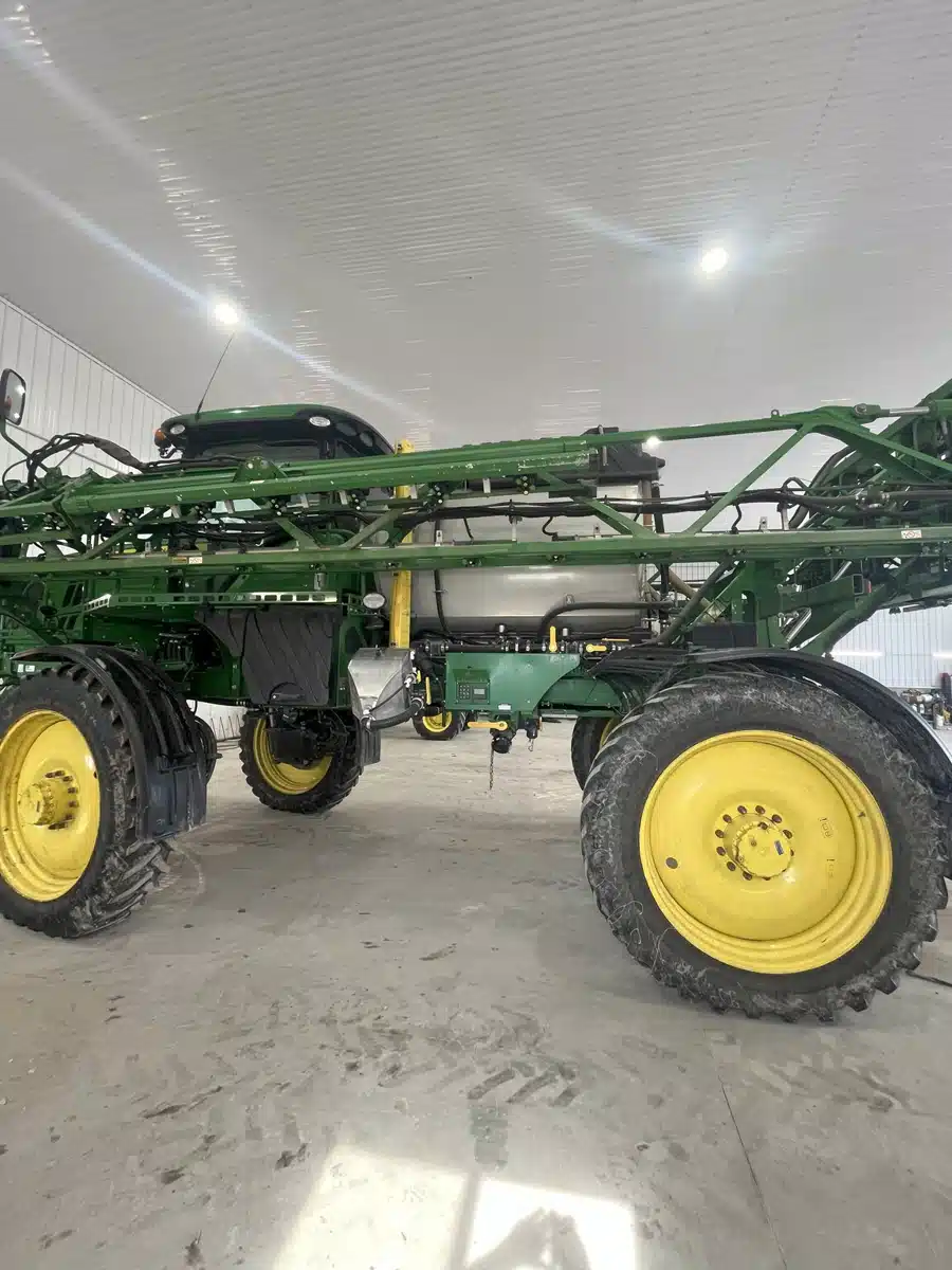 Gallery image 1 for Used 2019 John Deere R4044 Sprayer - Self Propelled