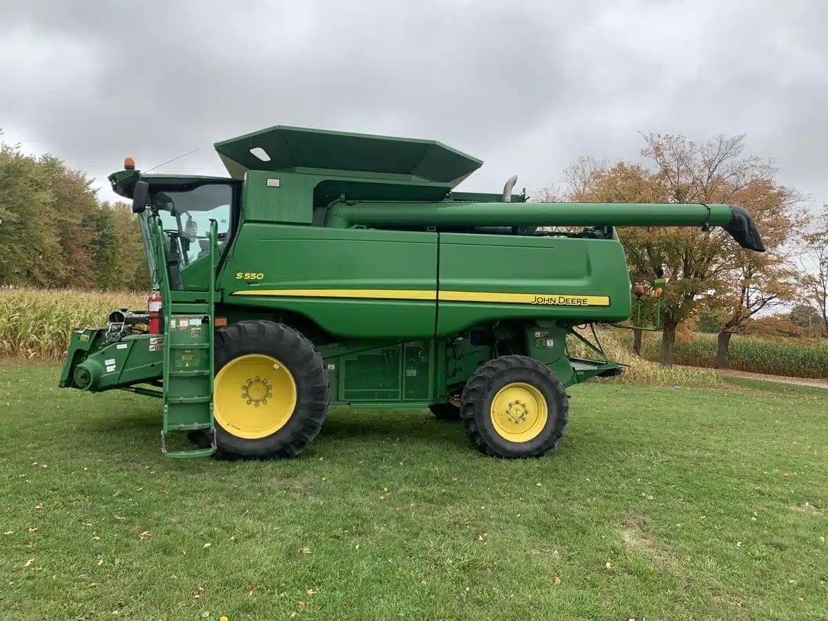 Gallery image 1 for Used 2013 John Deere S550 Combine