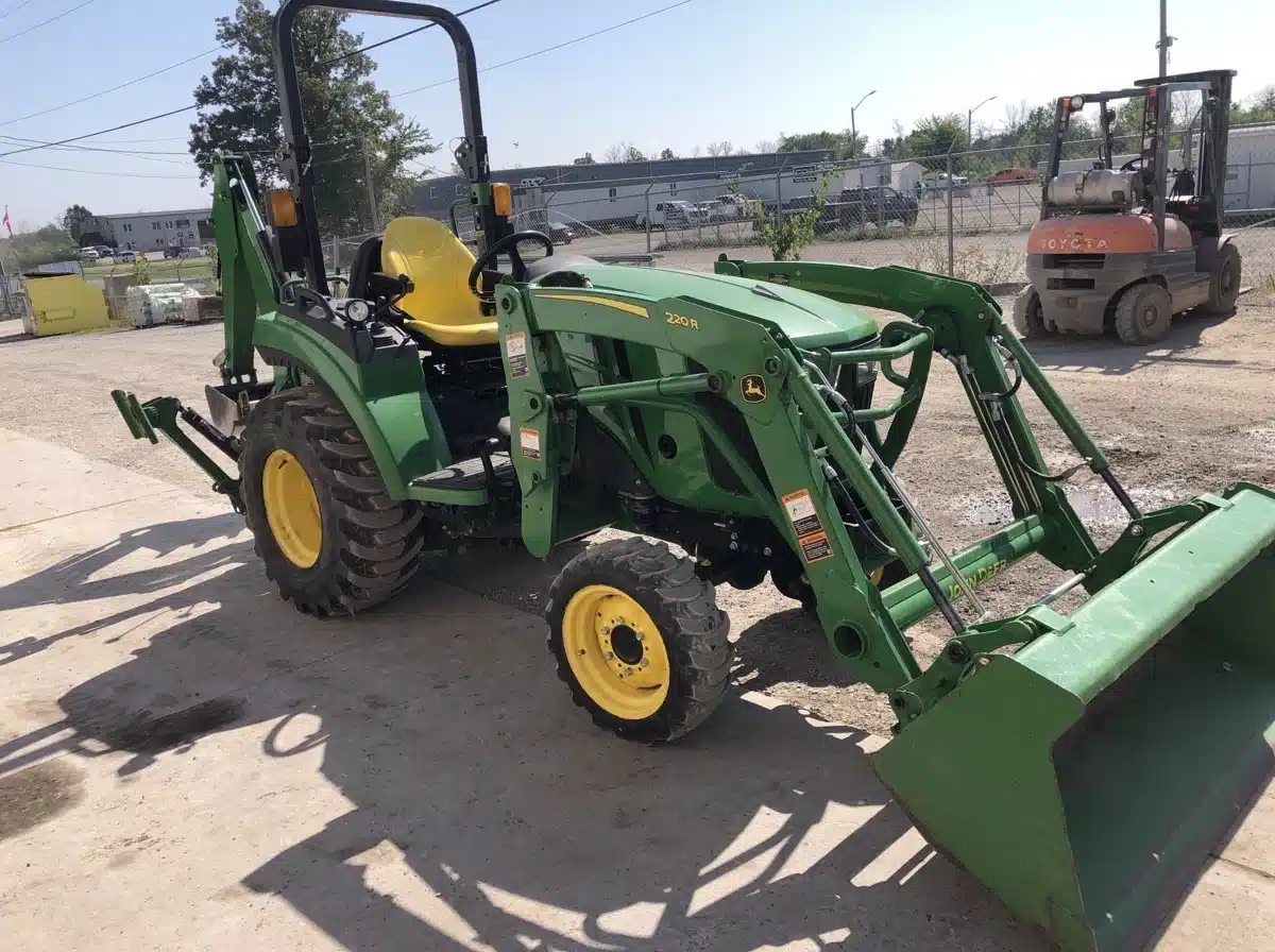 Gallery image 1 for 2022 John Deere 2038R Tractor