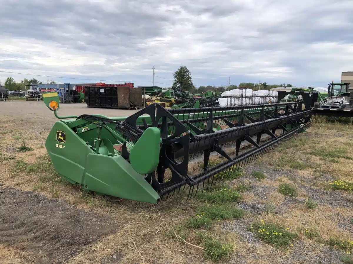 Gallery image 2 for Used 2013 John Deere 635 Header - Flex