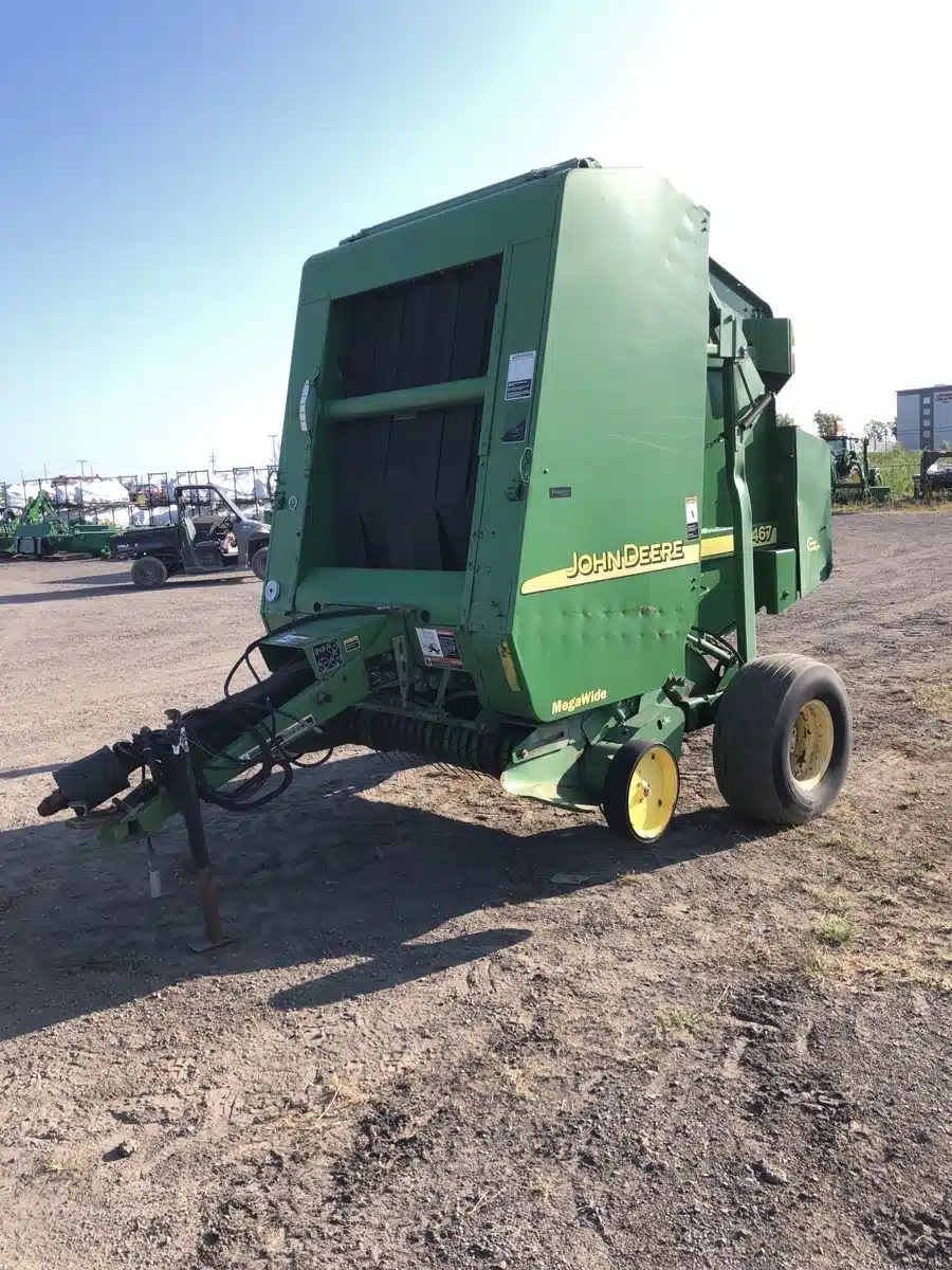 Gallery image 1 for Used 2003 John Deere 467 Round Baler