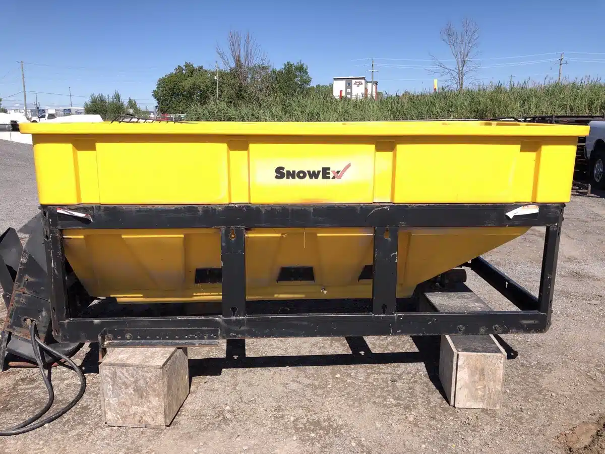 Gallery image 2 for Used 2009 SnowEx 10' 5 YARD Attachment