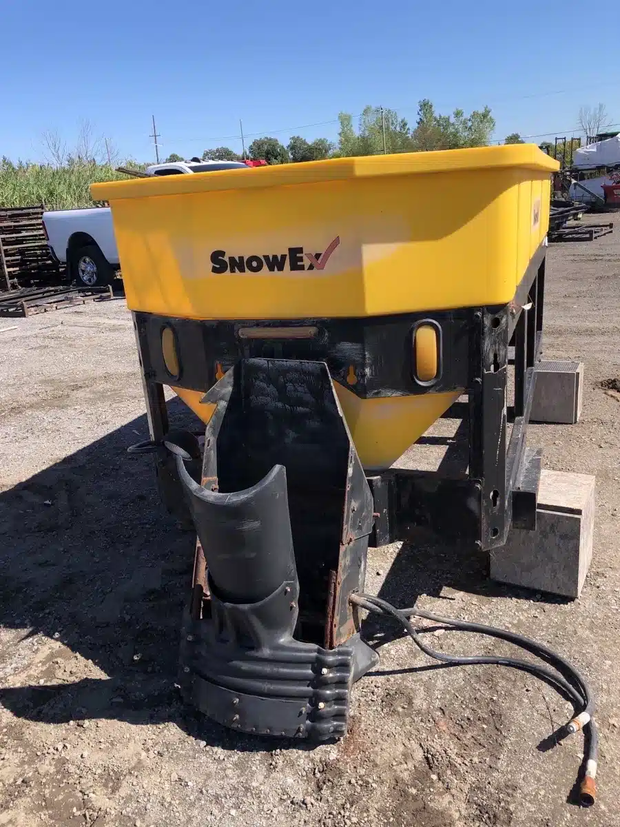 Gallery image 1 for Used 2009 SnowEx 10' 5 YARD Attachment