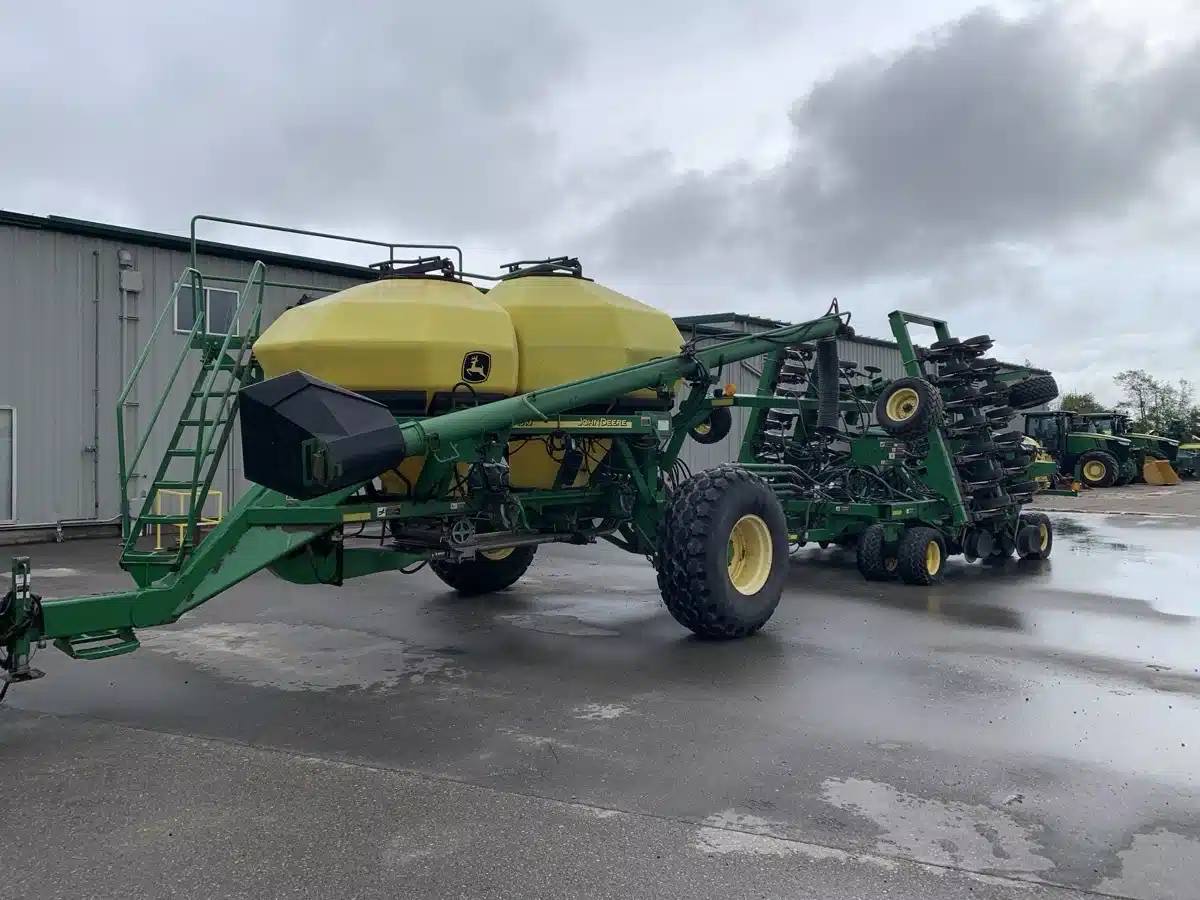 Gallery image 1 for Used 2005 John Deere 1890 Air Drill