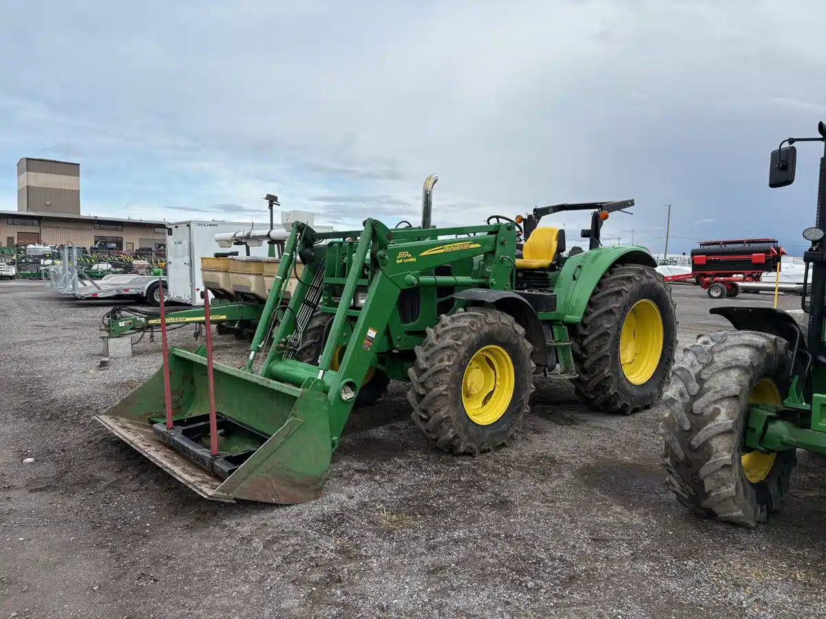 Gallery image 2 for Used 2010 John Deere 6330 Tractor