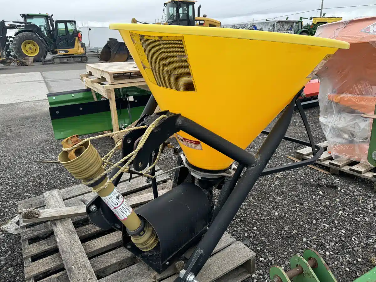 Gallery image 2 for Used 2015 John Deere SS1079P 3-PT SPREADER Attachment